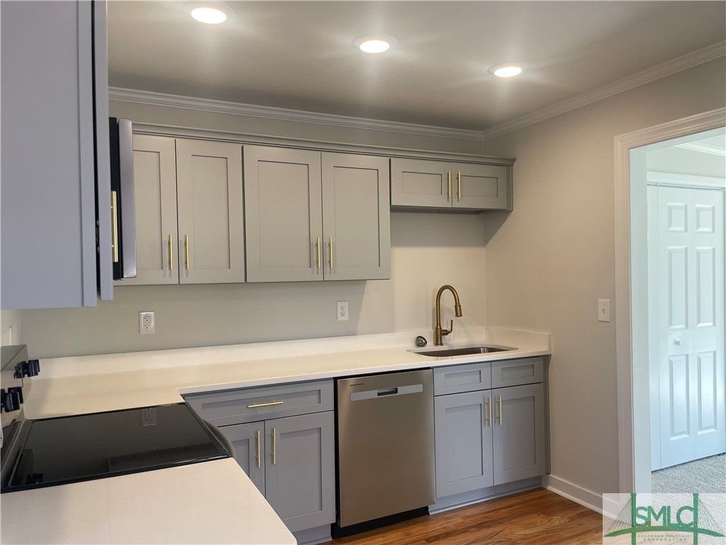 Image 3 of property listing at 2309 Florida Avenue, Savannah, GA 31404