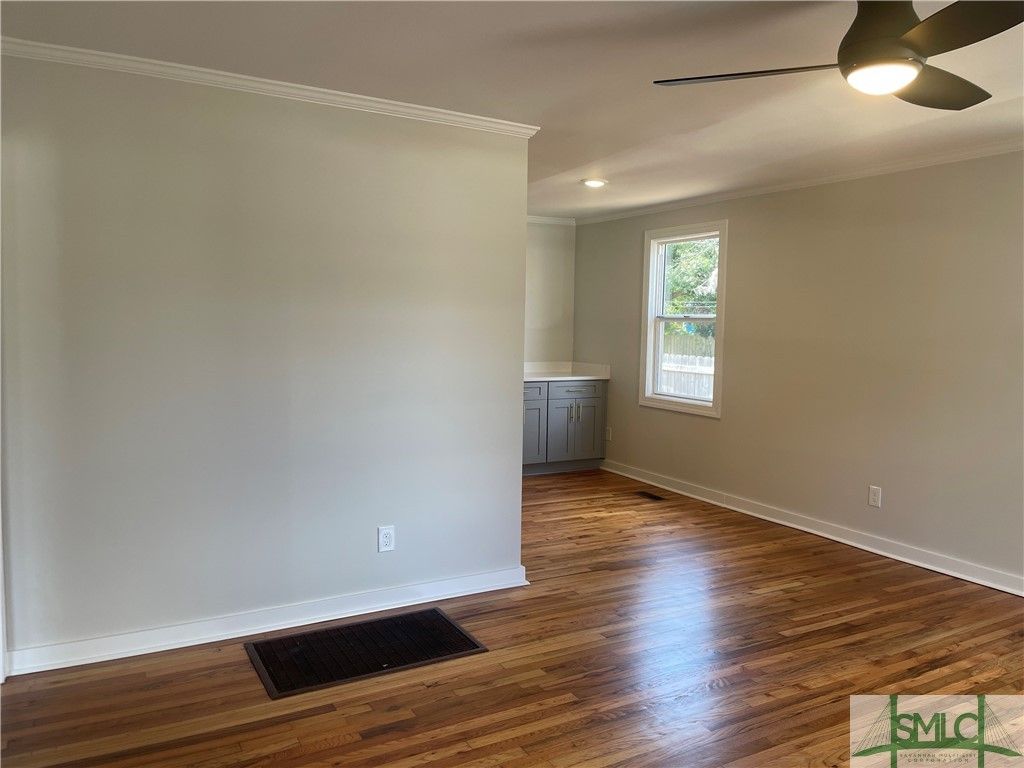Image 9 of property listing at 2309 Florida Avenue, Savannah, GA 31404