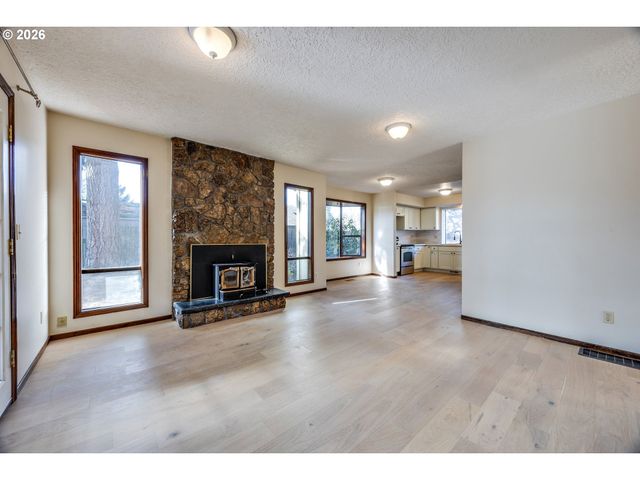 707 Nw 104TH St, Vancouver, WA 98685