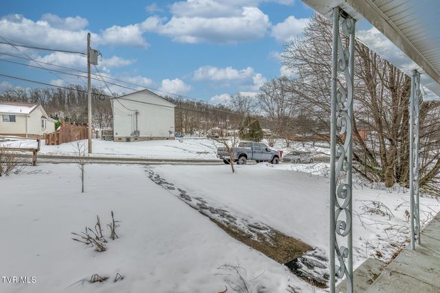 1305 Saint Louis Street, Johnson City, TN 37601