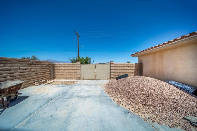 1527 N Marina Drive, Thermal, CA 92274