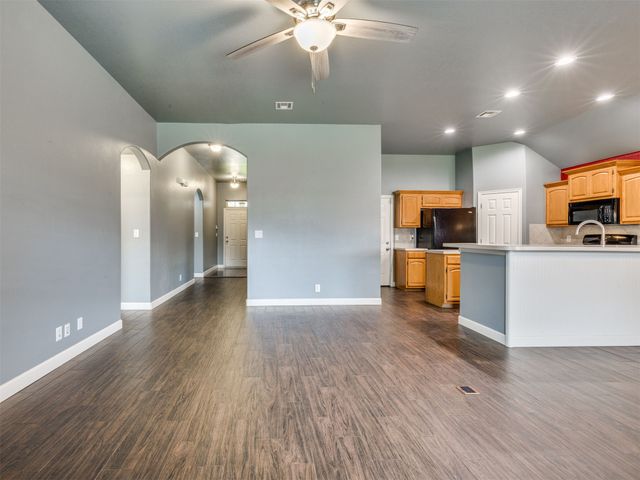 21677 E 39th Place, Broken Arrow, OK 74014