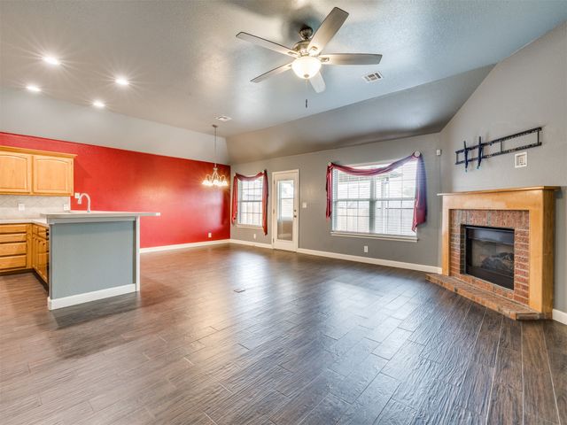 21677 E 39th Place, Broken Arrow, OK 74014