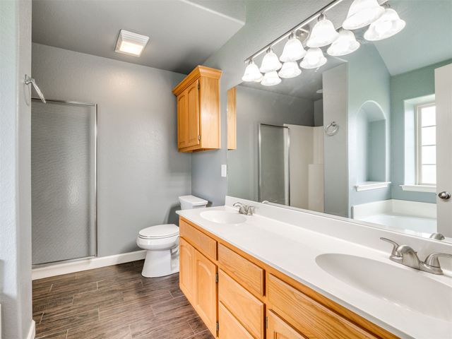21677 E 39th Place, Broken Arrow, OK 74014