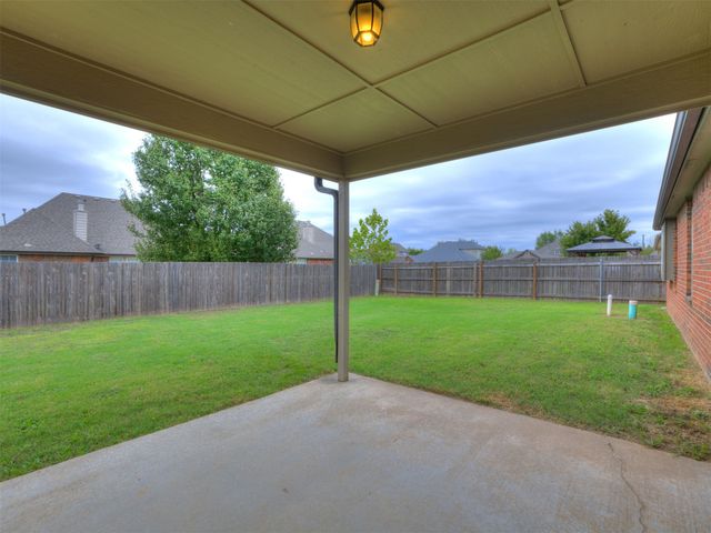 21677 E 39th Place, Broken Arrow, OK 74014