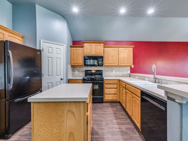 21677 E 39th Place, Broken Arrow, OK 74014