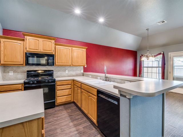 21677 E 39th Place, Broken Arrow, OK 74014