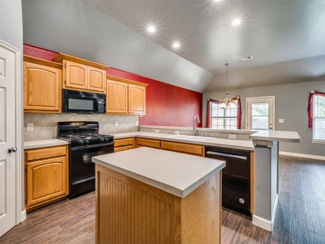 21677 E 39th Place, Broken Arrow, OK 74014
