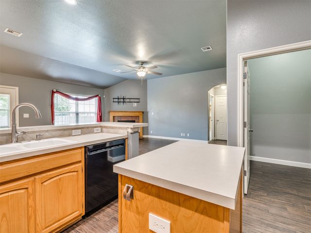 21677 E 39th Place, Broken Arrow, OK 74014