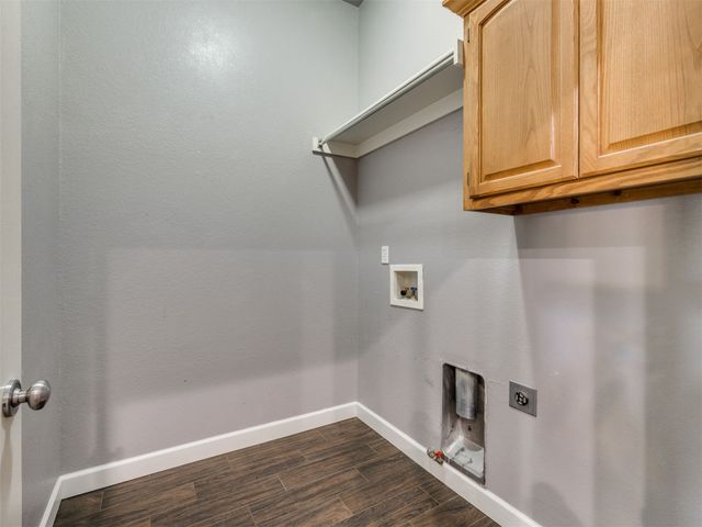 21677 E 39th Place, Broken Arrow, OK 74014