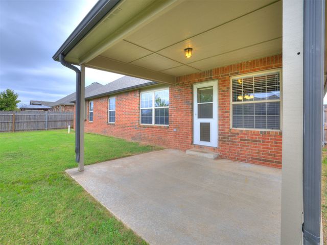 21677 E 39th Place, Broken Arrow, OK 74014
