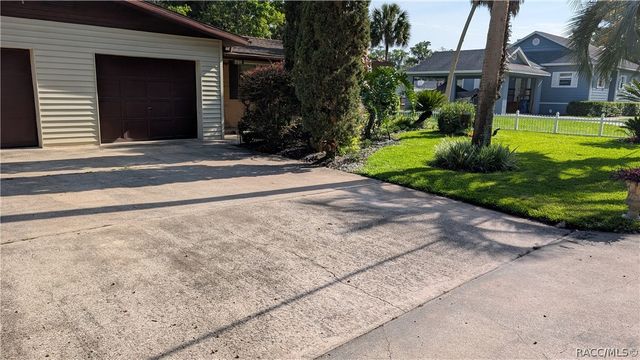 812 NW 6th Street, Crystal River, FL 34428