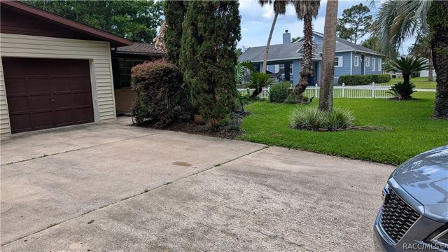 812 NW 6th Street, Crystal River, FL 34428