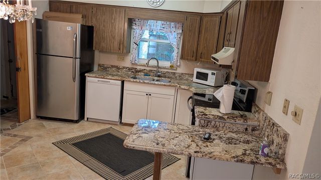 812 NW 6th Street, Crystal River, FL 34428