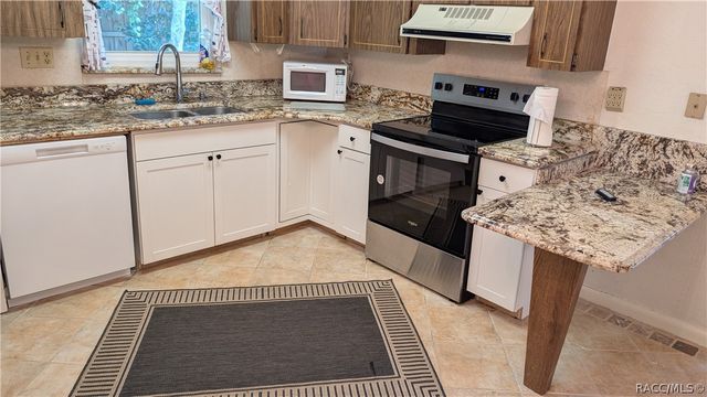 812 NW 6th Street, Crystal River, FL 34428