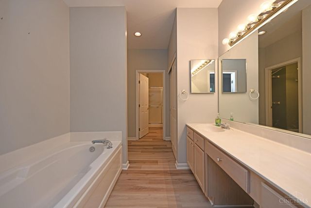 9007 Galewind Way, West Chester, OH 45069