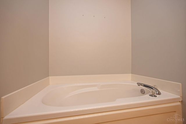 9007 Galewind Way, West Chester, OH 45069