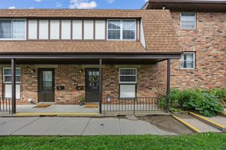 1202 21st Ave Place, Coralville, IA 52241