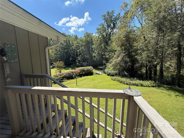 516 Averys Creek Road, Arden, NC 28704