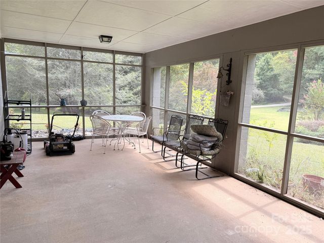516 Averys Creek Road, Arden, NC 28704