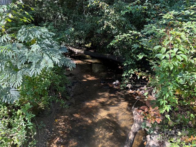516 Averys Creek Road, Arden, NC 28704