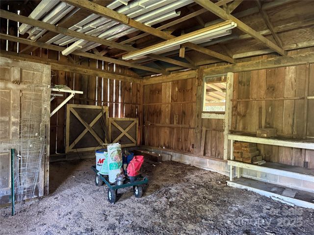 516 Averys Creek Road, Arden, NC 28704