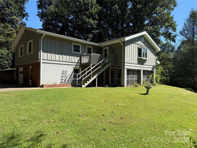 516 Averys Creek Road, Arden, NC 28704