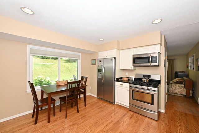 5127 S Menard DRIVE, New Berlin, WI 53151