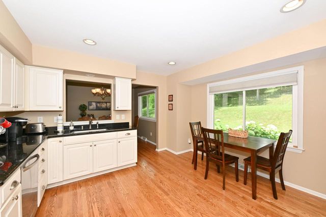 5127 S Menard DRIVE, New Berlin, WI 53151