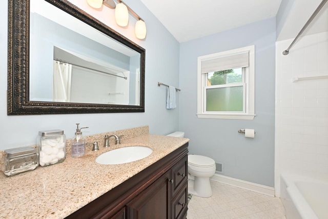 5127 S Menard DRIVE, New Berlin, WI 53151