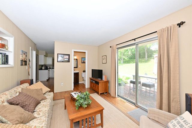 5127 S Menard DRIVE, New Berlin, WI 53151