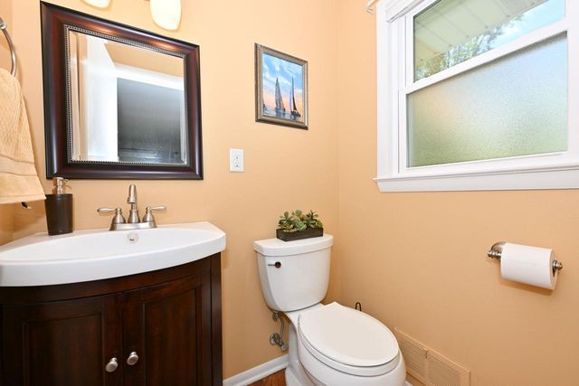 5127 S Menard DRIVE, New Berlin, WI 53151