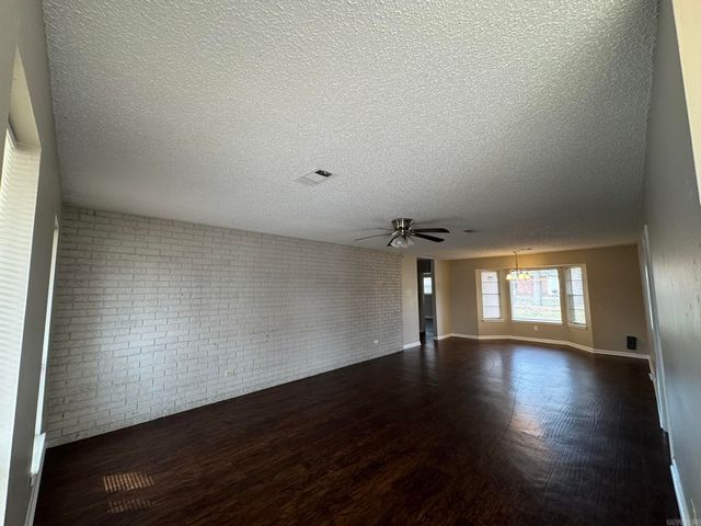 1034 Grayland Drive, Jacksonville, AR 72076