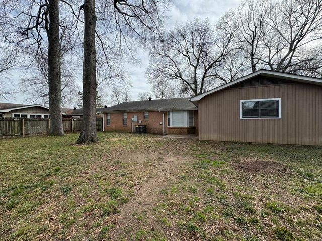 1034 Grayland Drive, Jacksonville, AR 72076