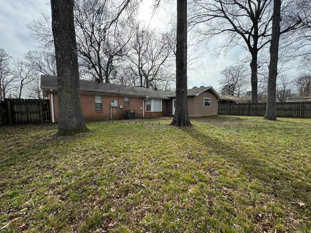 1034 Grayland Drive, Jacksonville, AR 72076