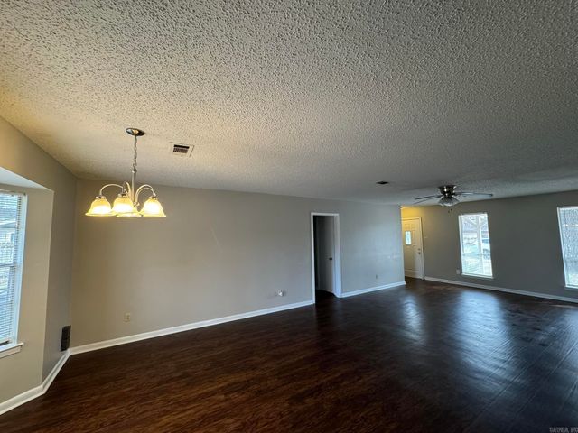 1034 Grayland Drive, Jacksonville, AR 72076