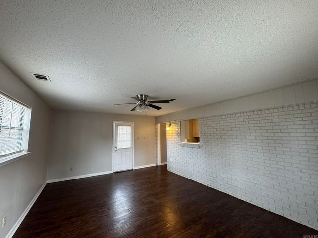 1034 Grayland Drive, Jacksonville, AR 72076