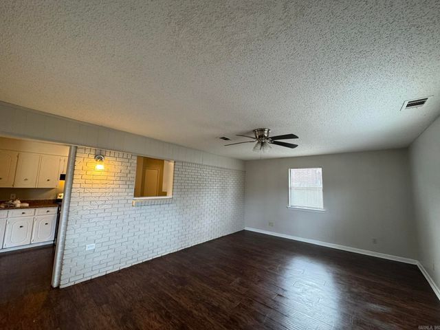 1034 Grayland Drive, Jacksonville, AR 72076