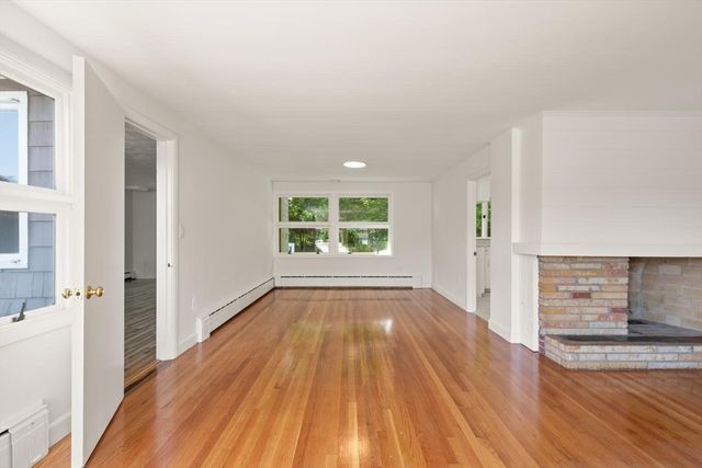 389 Porter St, Melrose, MA 02176