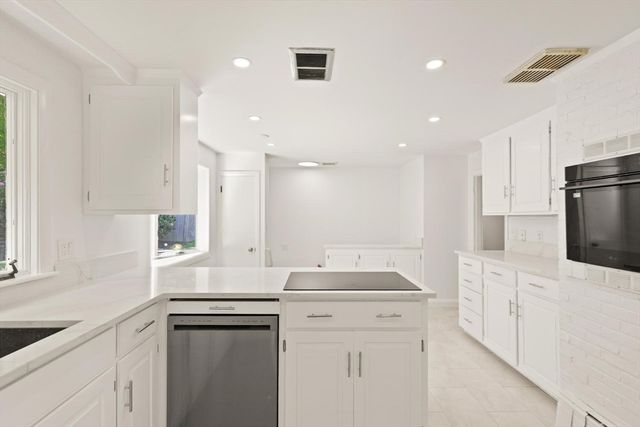 389 Porter St, Melrose, MA 02176