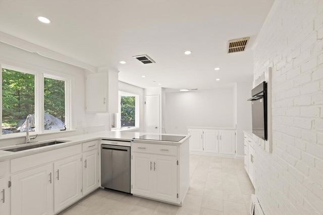389 Porter St, Melrose, MA 02176