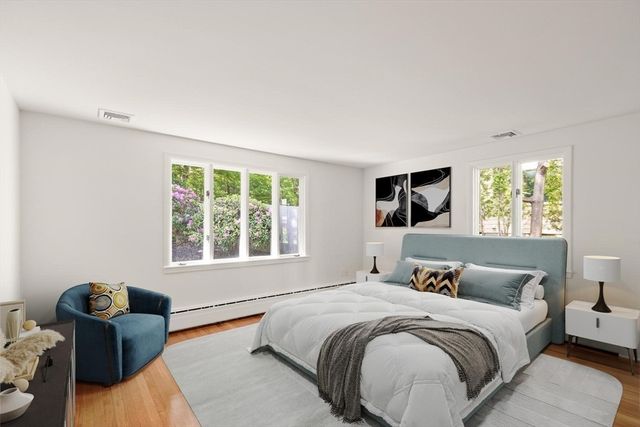 389 Porter St, Melrose, MA 02176
