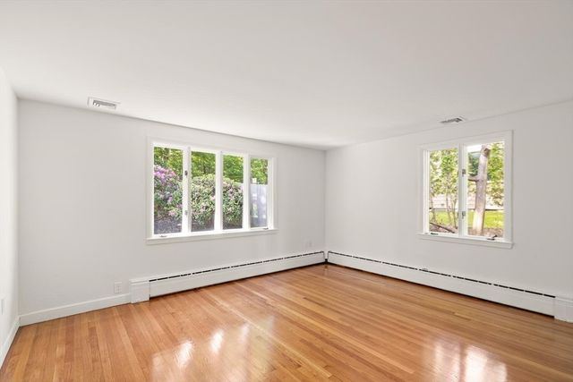 389 Porter St, Melrose, MA 02176