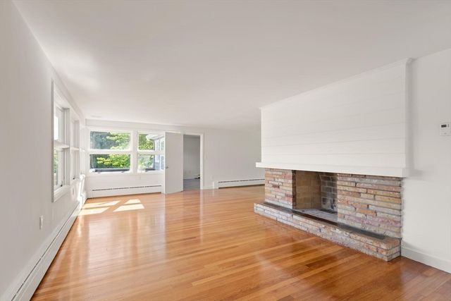 389 Porter St, Melrose, MA 02176