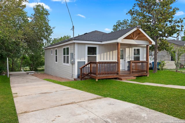 2210 Crockett, San Antonio, TX 78202