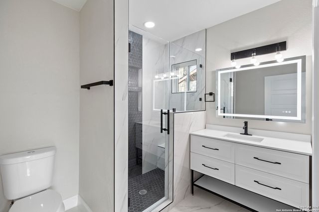 2210 Crockett, San Antonio, TX 78202