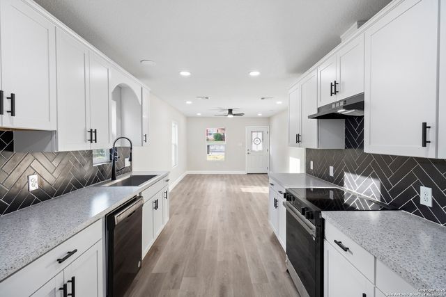 2210 Crockett, San Antonio, TX 78202