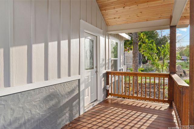 2210 Crockett, San Antonio, TX 78202