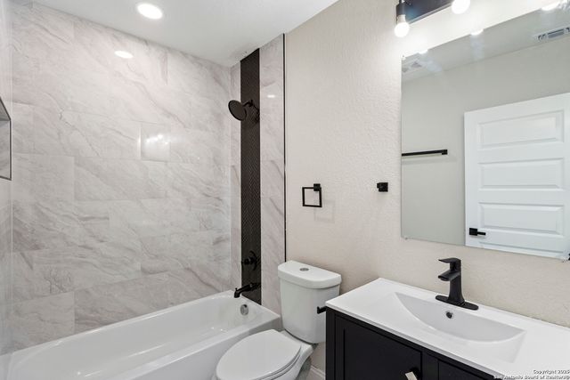 2210 Crockett, San Antonio, TX 78202