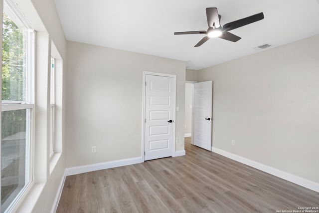 2210 Crockett, San Antonio, TX 78202